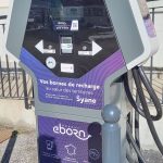 © Borne de recharge de véhicule électrique - HGT