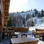 © Terrasse en hiver - La Luge à Téran