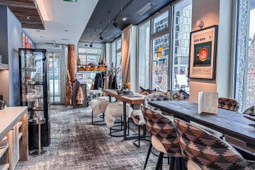 © Flaine-Le-Bauhaus-Entree-Restaurant - OT Flaine-Candice Genard