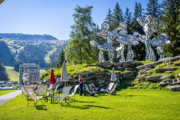 © Flaine-Black-Side-Terrasse-Herbe - OT Flaine-Candice Genard