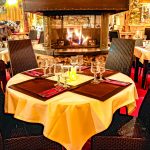 © Flaine-Chalet-Michet-Interieur-Cheminee-Table-4 - OT Flaine-Candice Genard