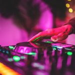 DJ set du vendredi avec DJ Marc Beyaert_Les Carroz-d'Arâches