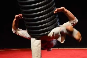 © Spectacle contorsion, équilibre et musique "TOYO"_Flaine - Marjolaine Mamet