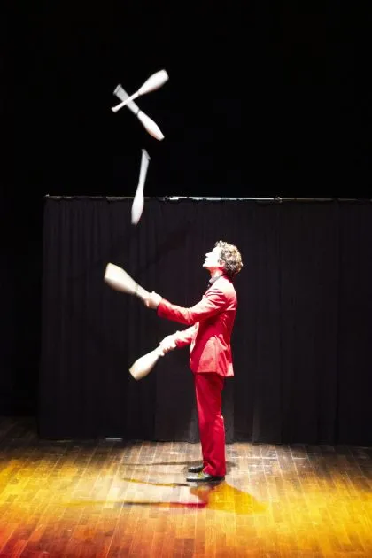 Les Illusions d’Anto : un spectacle magique et circassien_Sixt-Fer-à-Cheval