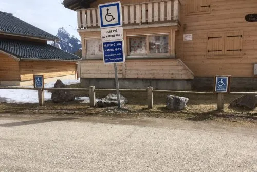 Parking PMR à Morillon 1100