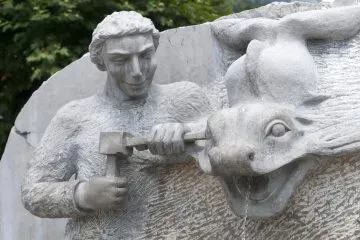 Chemin de Sculptures sur Pierre : visite guidée pour les groupes