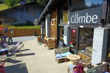 © La Combe - La Combe
