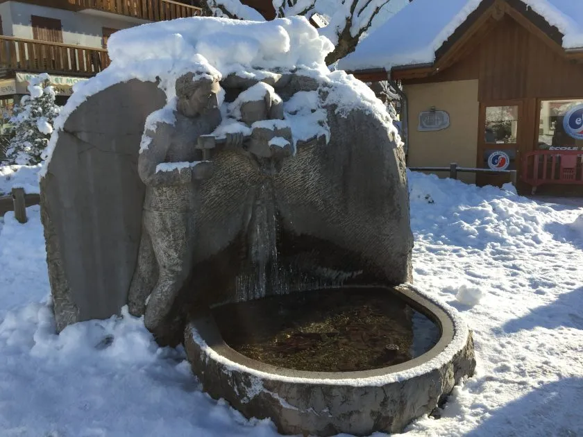 Guided tour of historic Samoëns in English