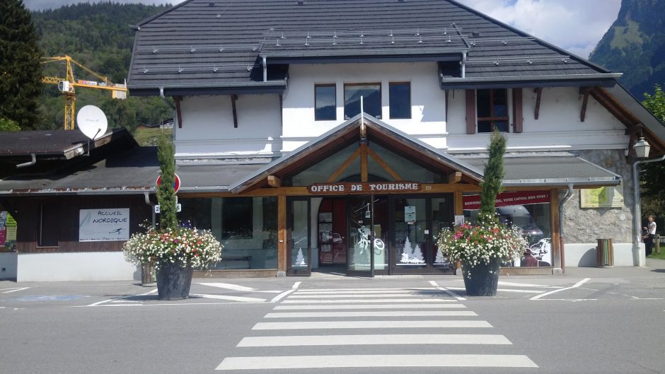 © accueil face - Office de tourisme de Samoëns